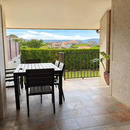 Casa A Pedreira, Con Jardin Y Garaje Дом отдыха Камбадос